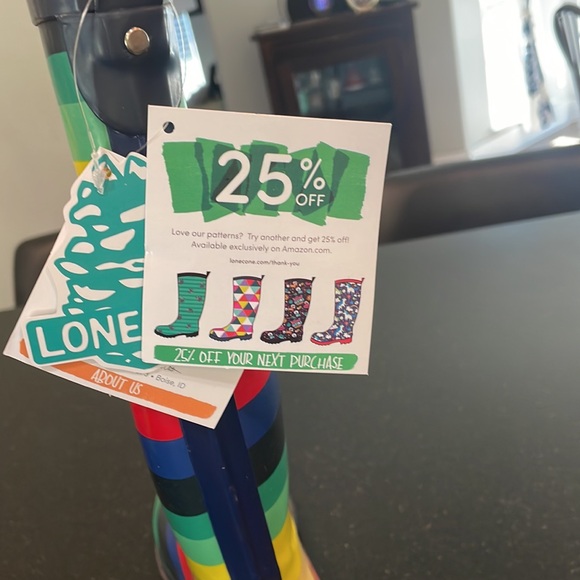 Brand new rain boots with tag. - Picture 5 of 7